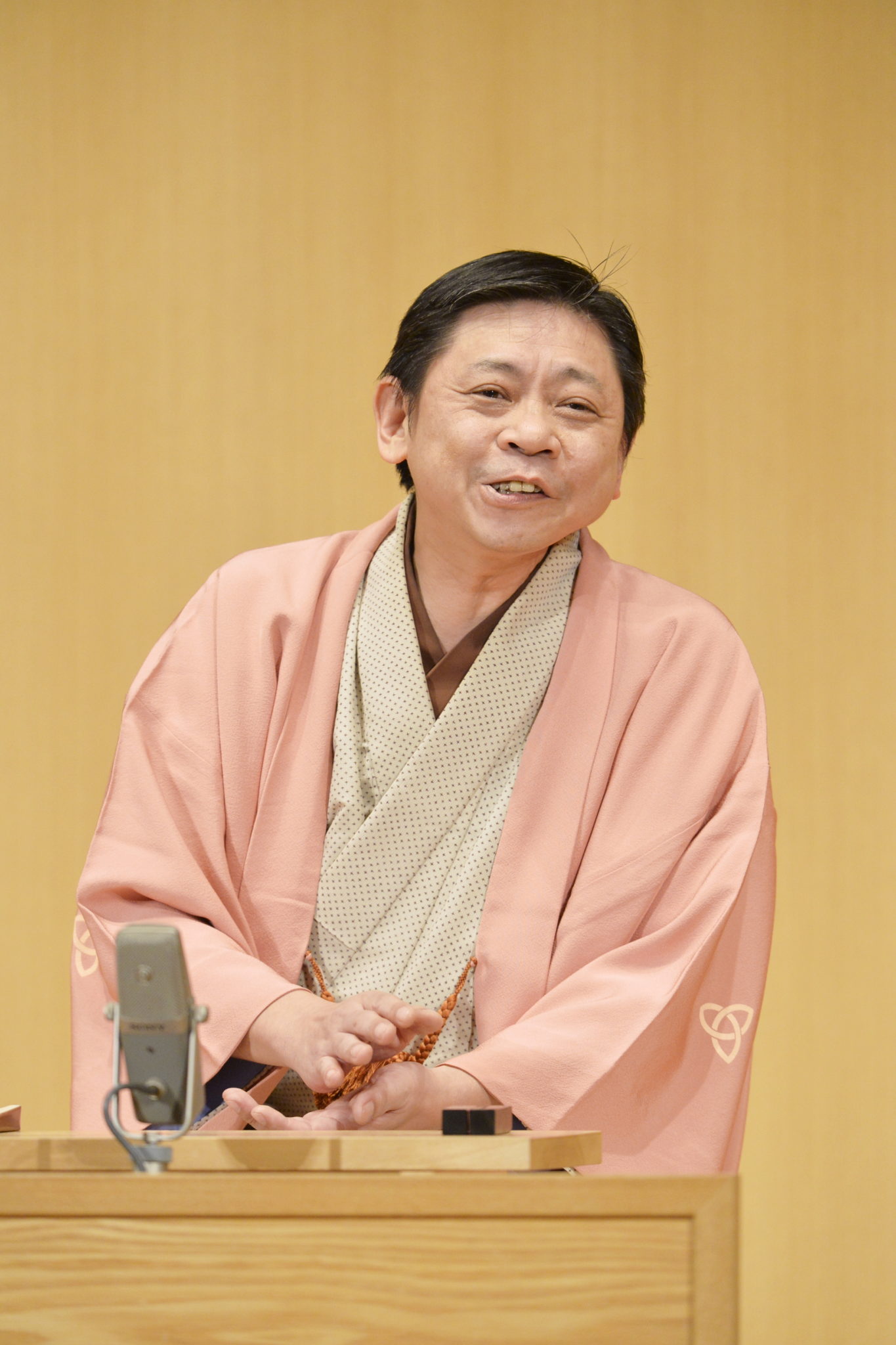 桂 文華 氏